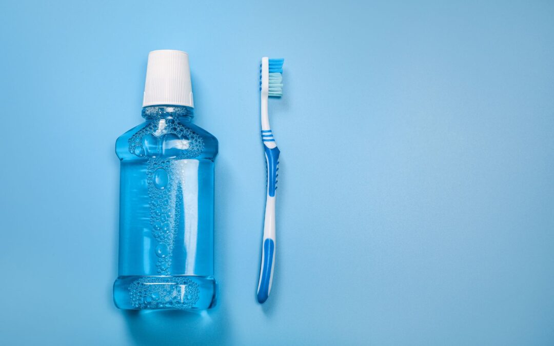 Apa de gura cu clorhexidina - cand trebuie sa o utilizezi si ce efecte are