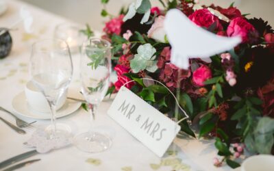 9 idei creative pentru invitațiile de nuntă care vor impresiona invitații tăi